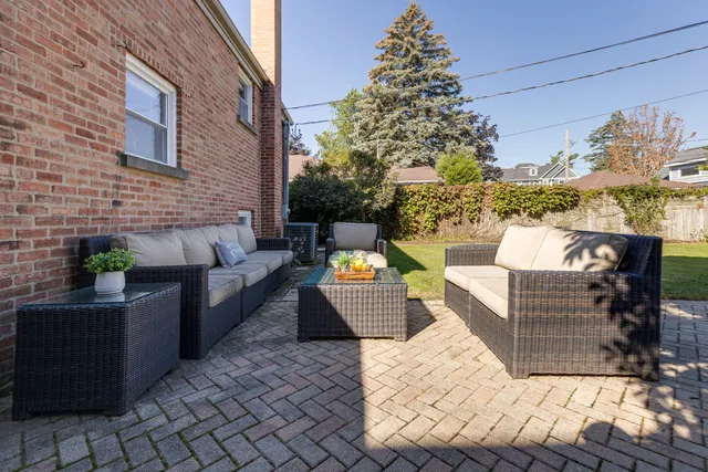 $785,000 | 2040 Central Avenue, Wilmette, IL 60091