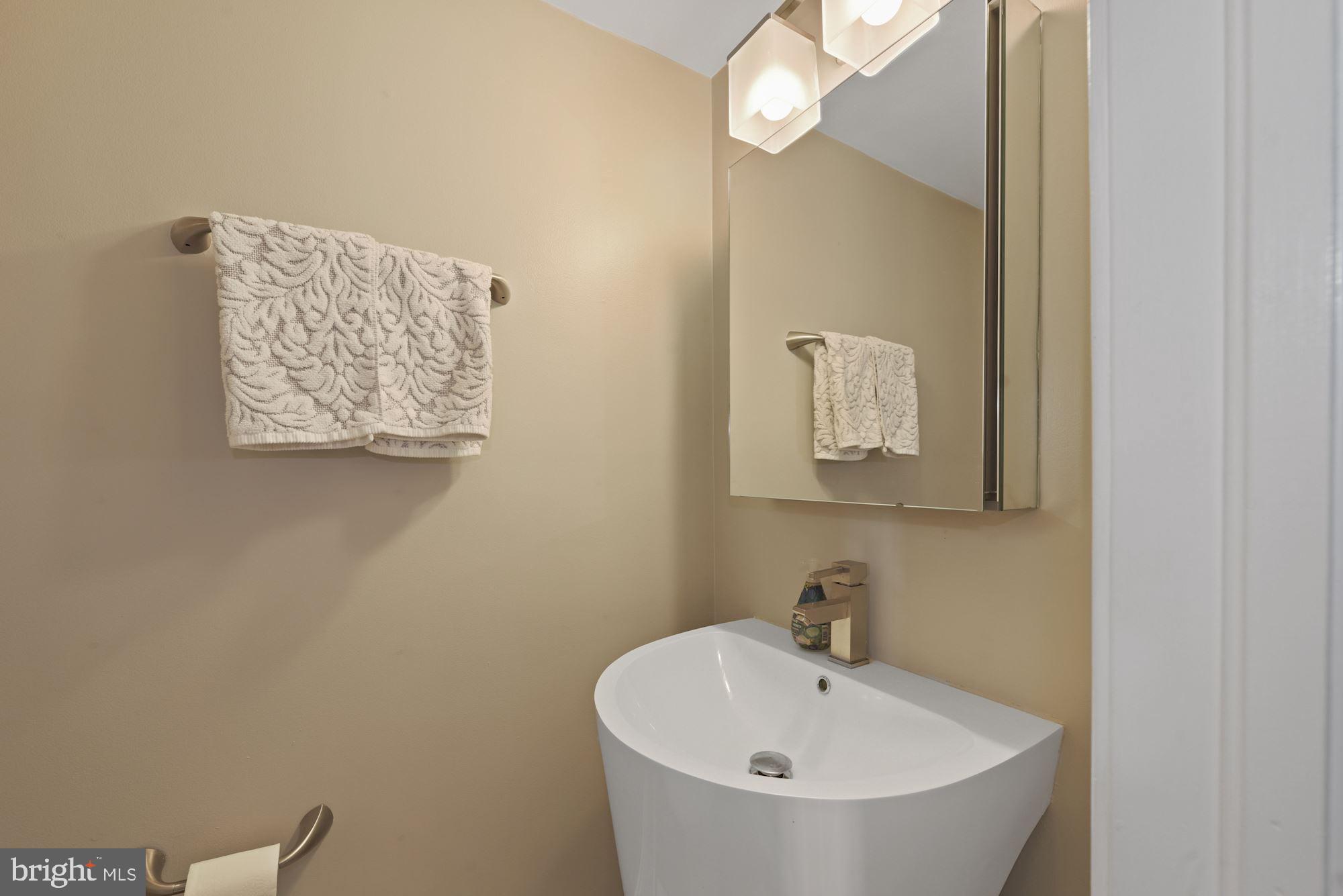 624 19th Street Northeast Washington, DC 20002 - Photo 11 of 32 Half bath on main level