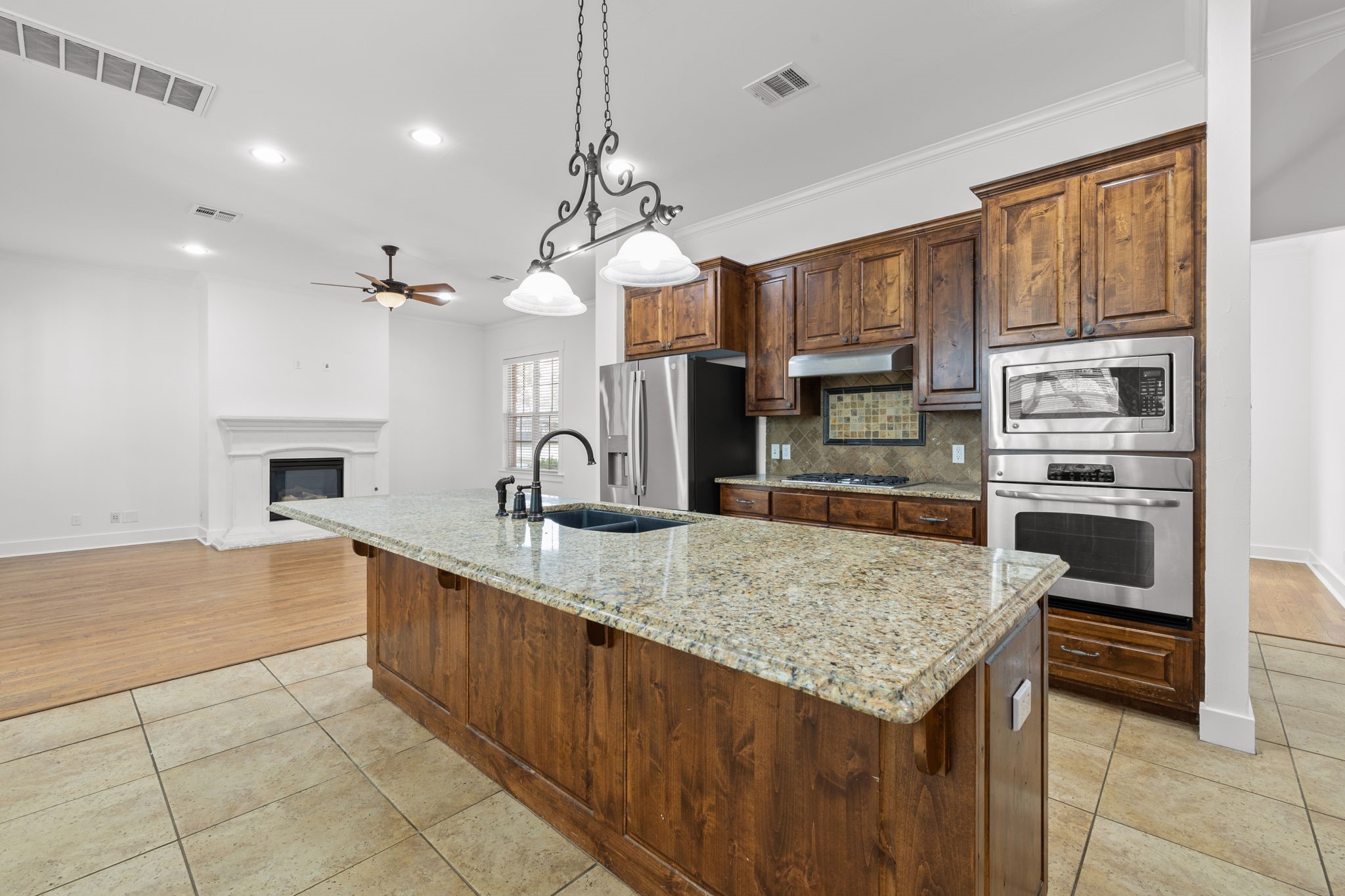 1607 Chelsea Lane Austin, TX 78704 - Photo 15 of 39