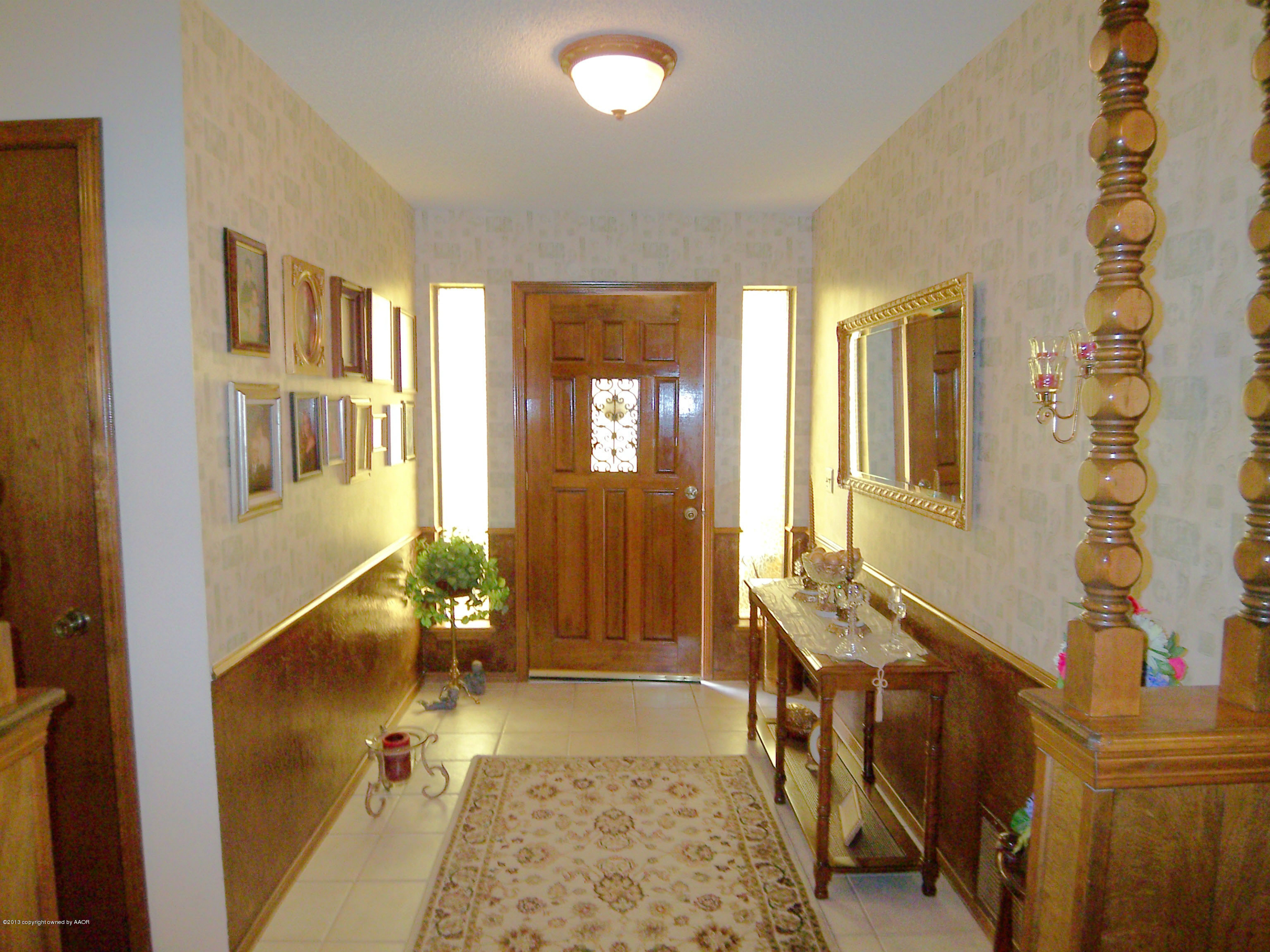 6507 Falcon Road Amarillo, TX 79109 - Photo 3 of 19 Entry