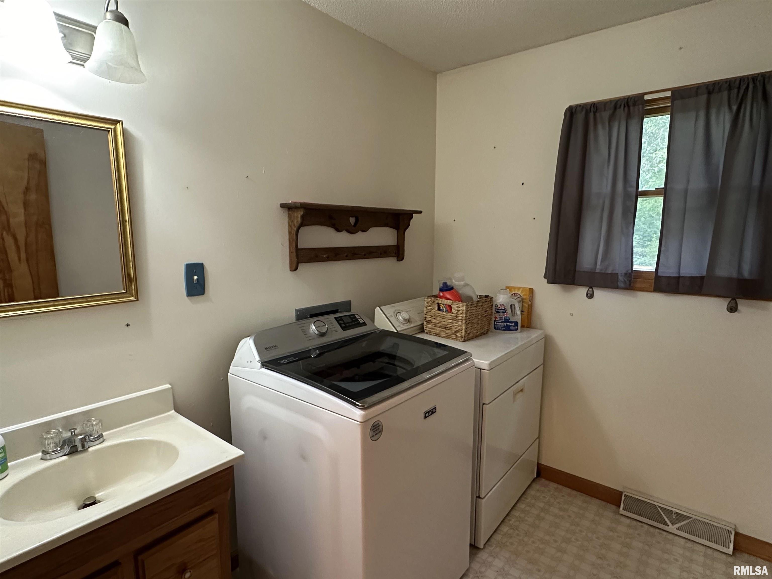 745 McDermott Road Harrisburg, IL 62946 - Photo 10 of 12 Gallery Image 10