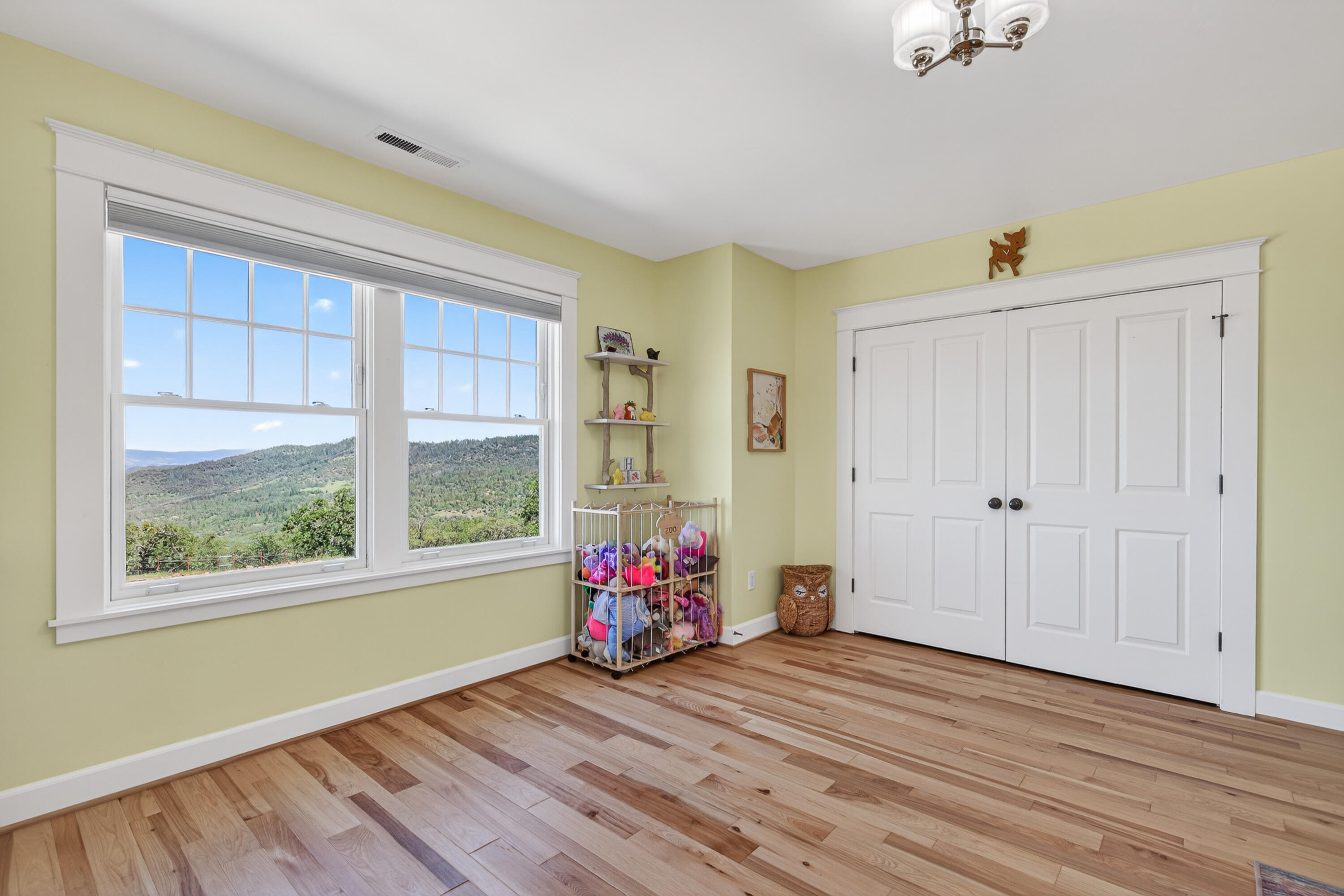 6081 Hillcrest Road Medford, OR 97504 - Photo 46 of 83 47