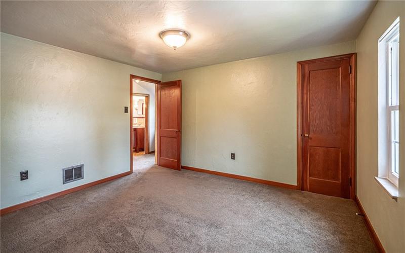 915 Wible Run Road Pittsburgh, PA 15209 - Photo 15 of 25 Mater Bedroom - Move Right In Condition