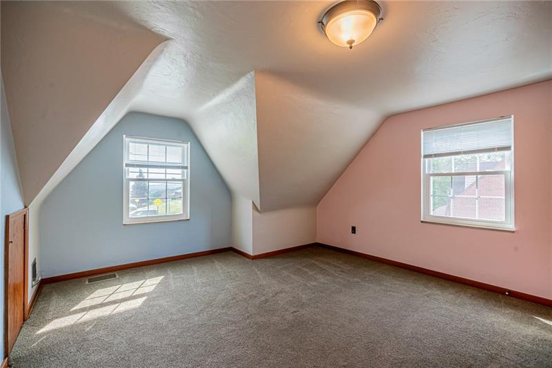 915 Wible Run Road Pittsburgh, PA 15209 - Photo 17 of 25 Bedroom - Architectural Details and Views