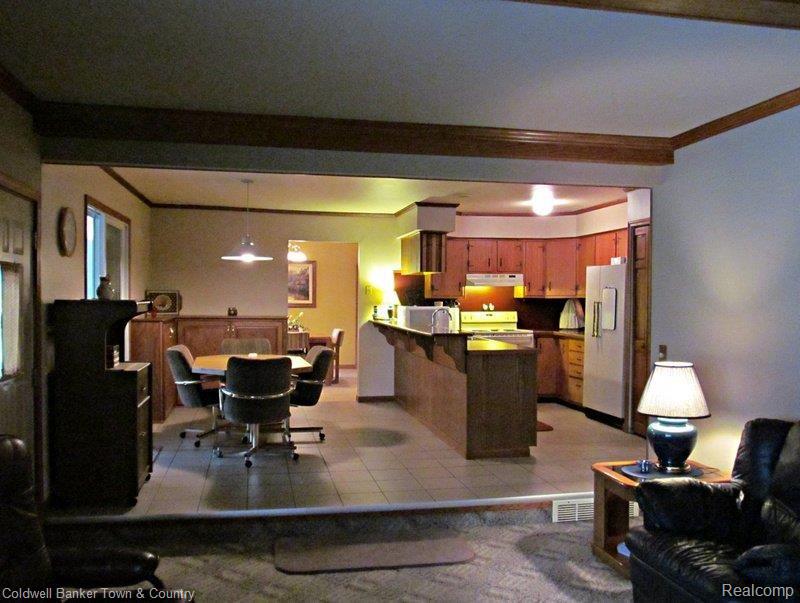 10890 Reynard Road Brighton, MI 48114 - Photo 25 of 25 Open Floor Plan.JPG