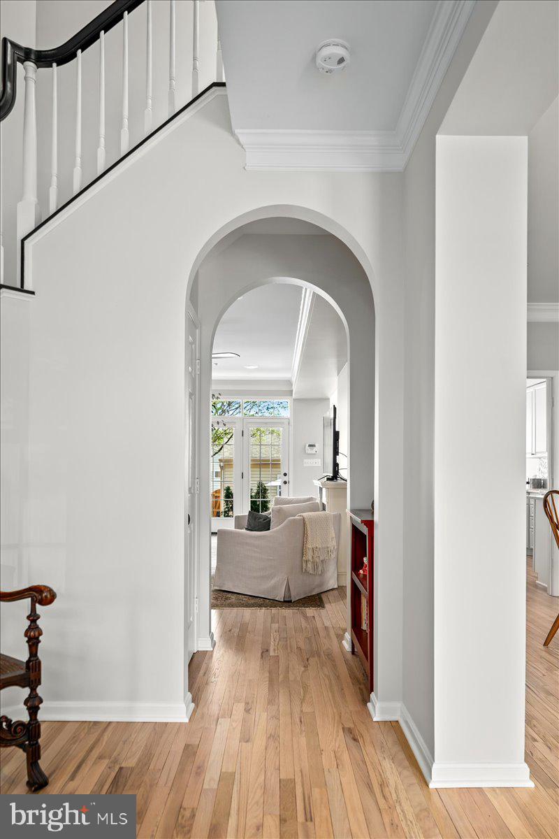 2630 Mill Race Road Frederick, MD 21701 - Photo 4 of 59 Foyer with Architectural Detail