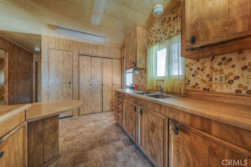 55743 Mitchell Road Anza, CA 92539 - Photo 19 of 46 a bathroom with shower sink and mirror