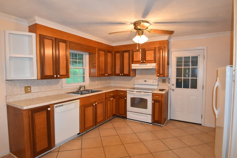 103 Chestnut Street Landrum, SC 29356 - Photo 3 of 15 Gallery Image 3