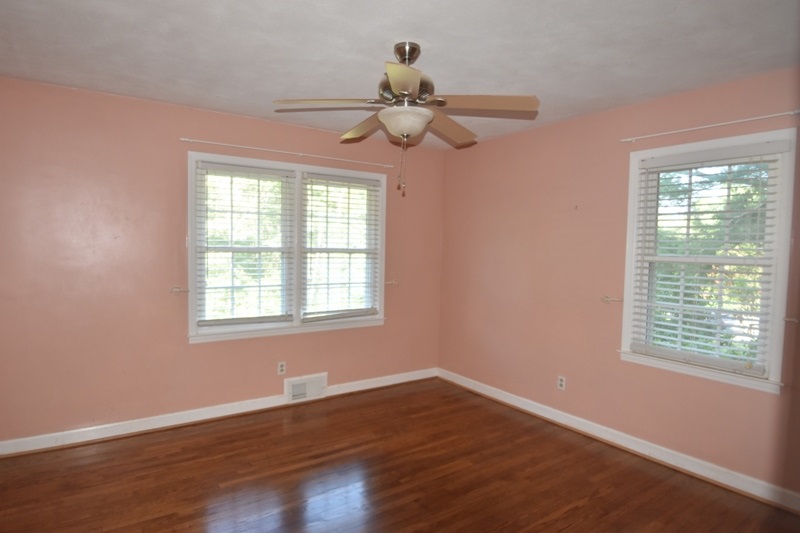 103 Chestnut Street Landrum, SC 29356 - Photo 6 of 15 Gallery Image 6