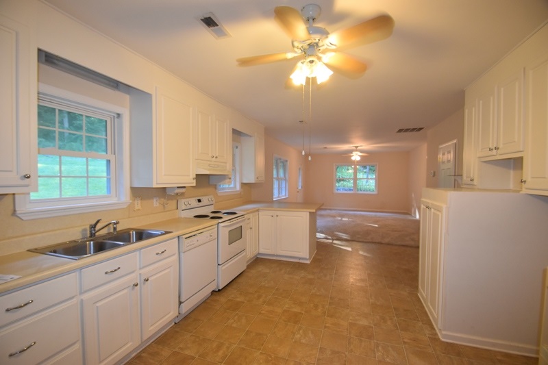 103 Chestnut Street Landrum, SC 29356 - Photo 8 of 15 Gallery Image 8