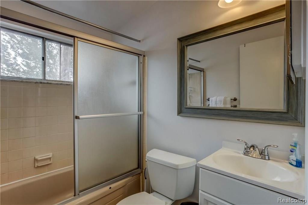 3915 Devon Road, Unit 4 Royal Oak, MI 48073 - Photo 10 of 10