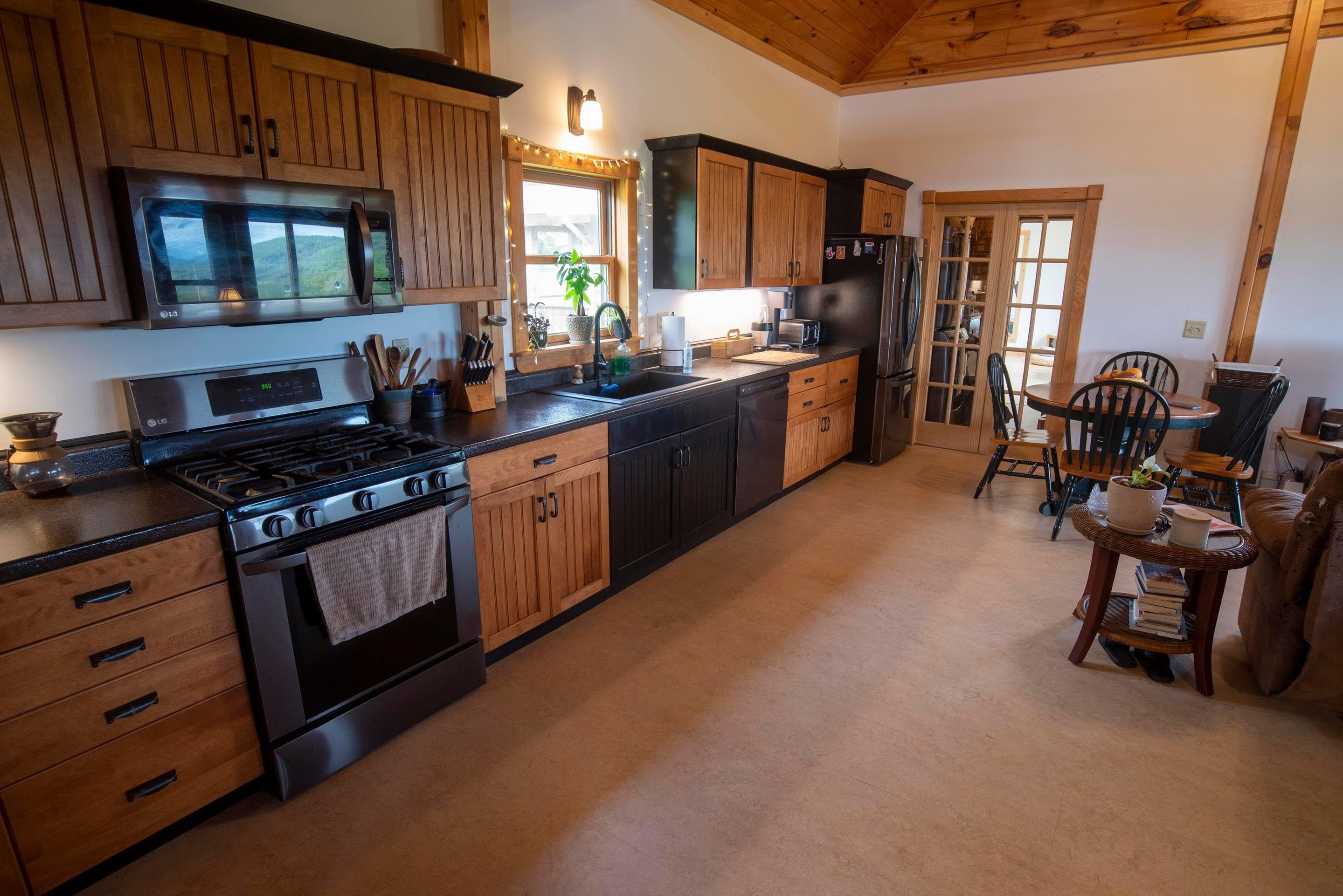 357 Drown Road Roxbury, VT 05060 - Photo 11 of 39