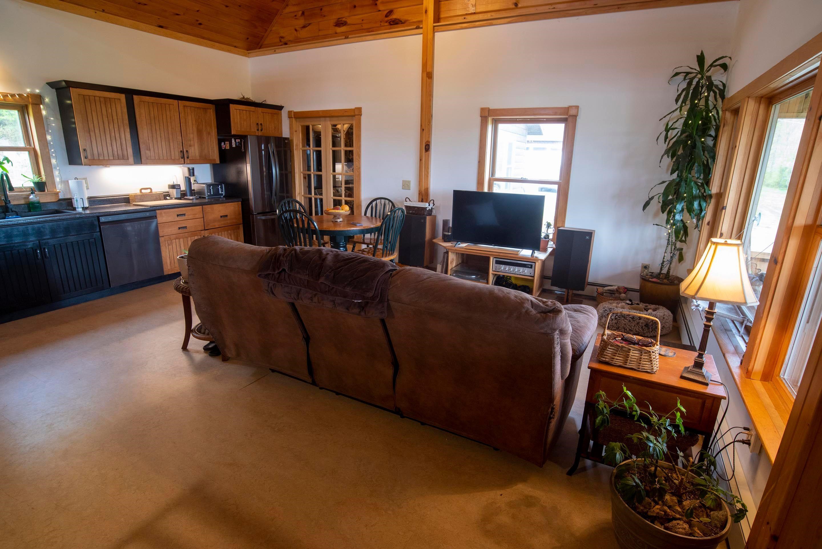 357 Drown Road Roxbury, VT 05060 - Photo 15 of 39