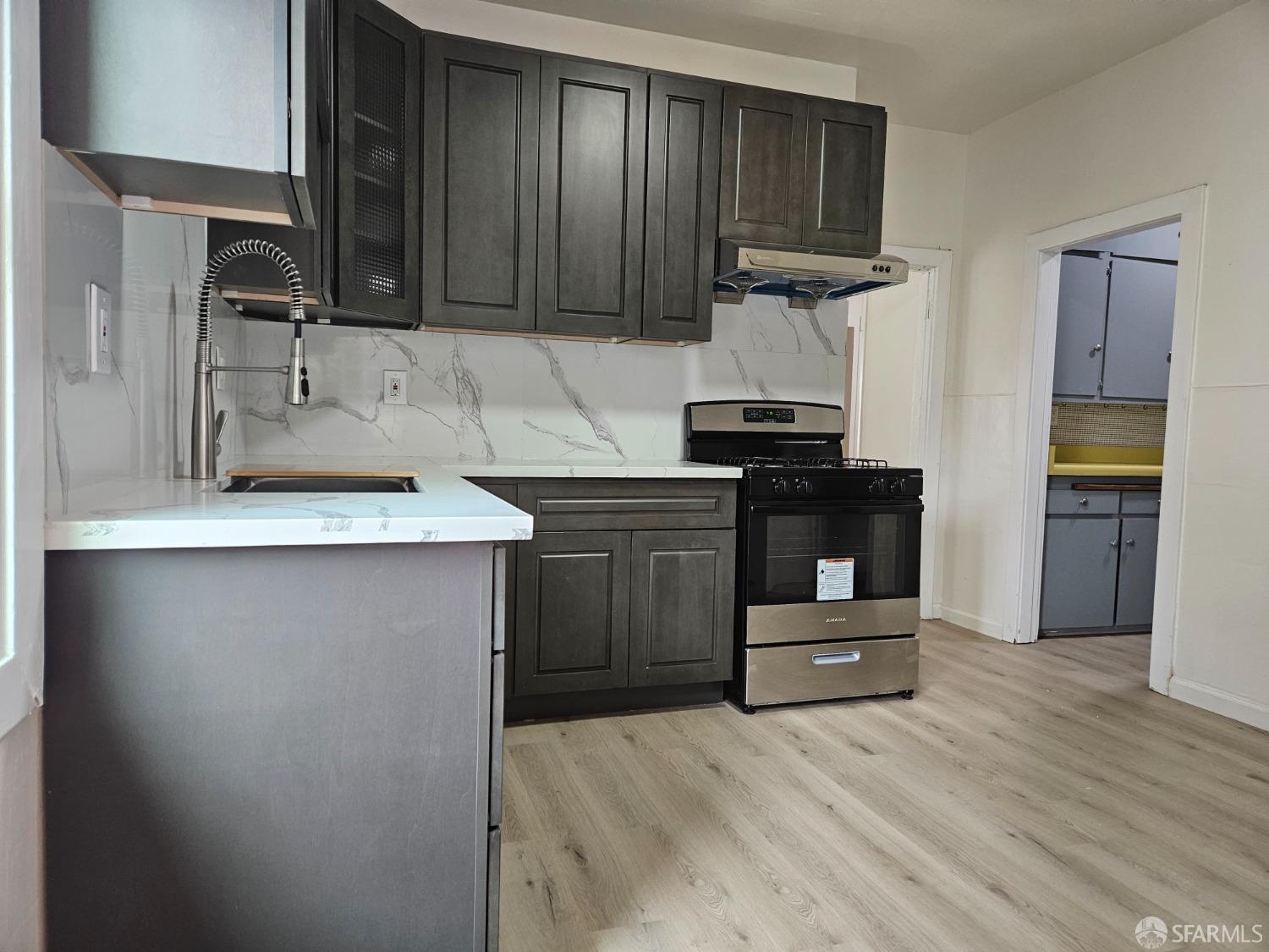 165 8th Street Oakland, CA 94607 - Photo 12 of 22