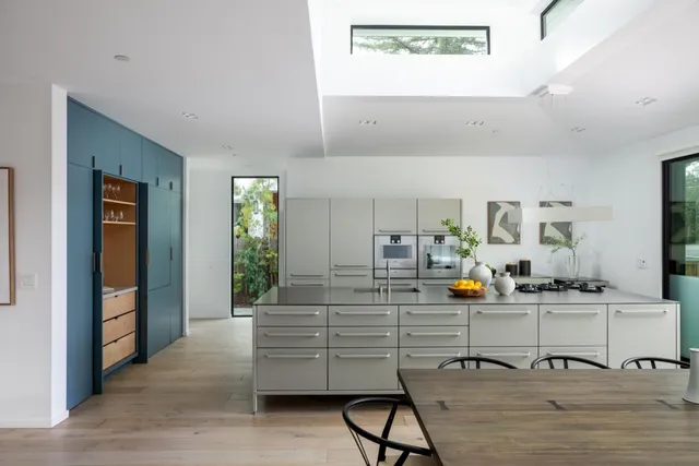 $5,195,000 | 812 Woodland Avenue, Menlo Park, CA 94025