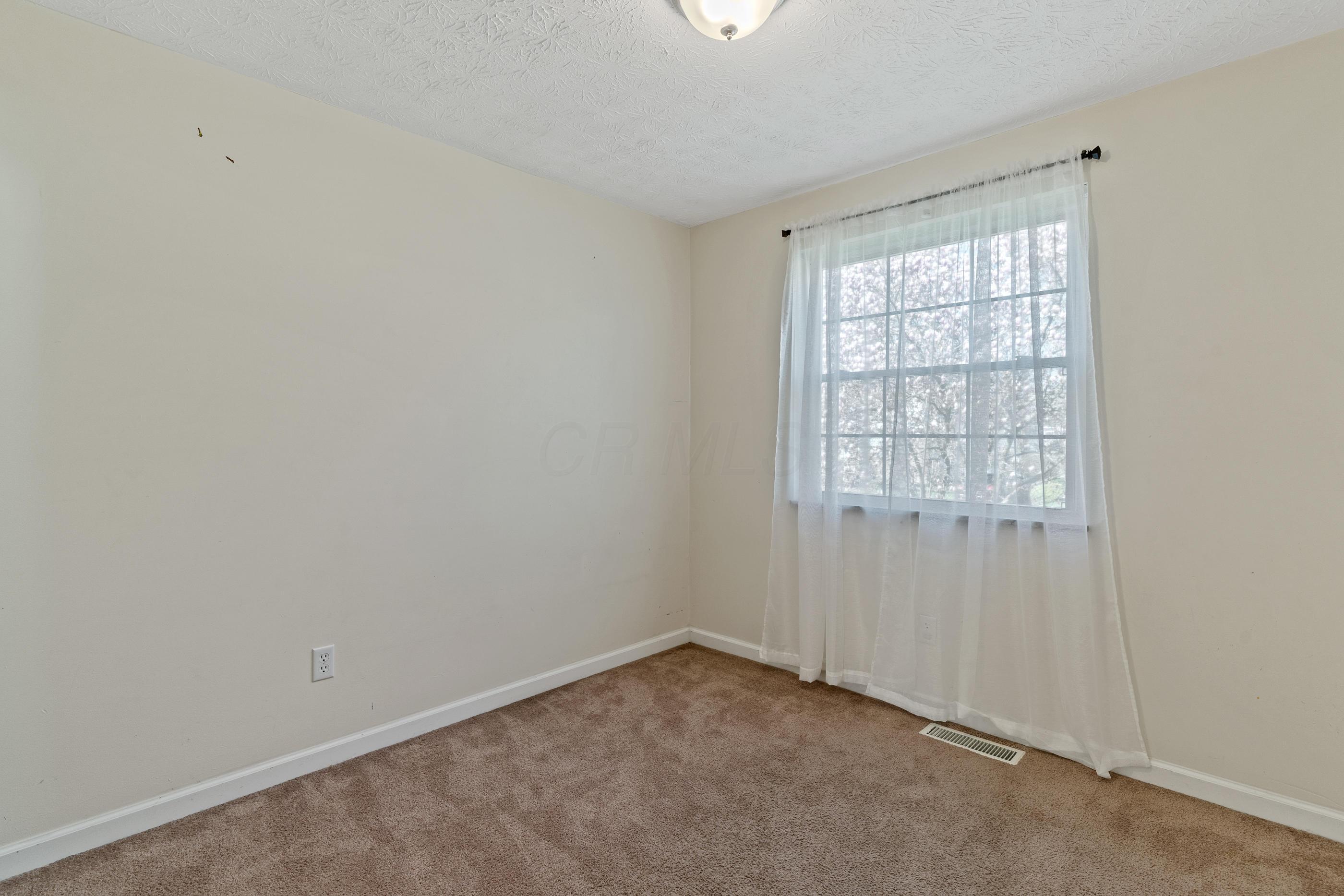 2986 Upton Road East Columbus, OH 43232 - Photo 18 of 29
