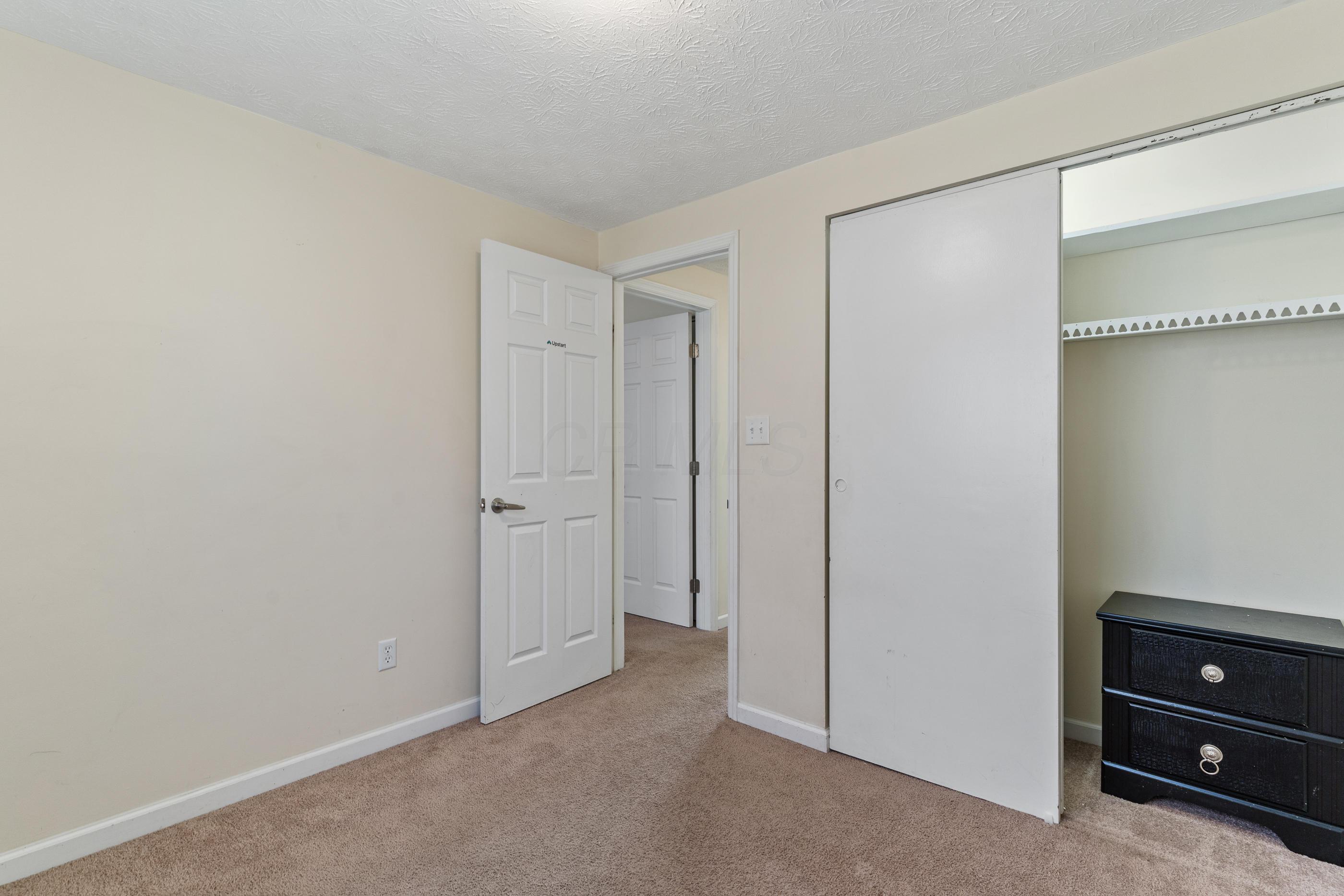 2986 Upton Road East Columbus, OH 43232 - Photo 19 of 29