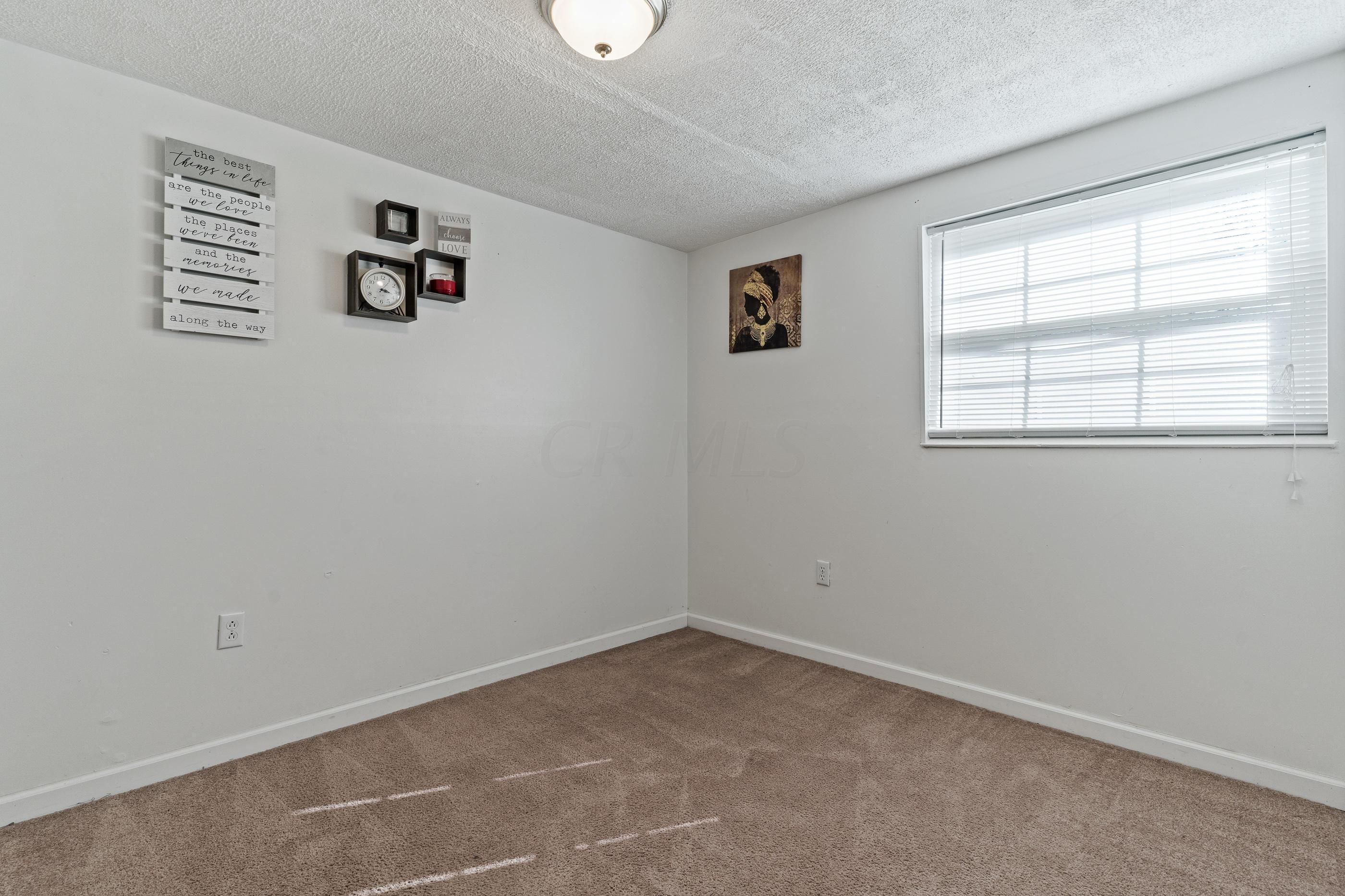 2986 Upton Road East Columbus, OH 43232 - Photo 20 of 29