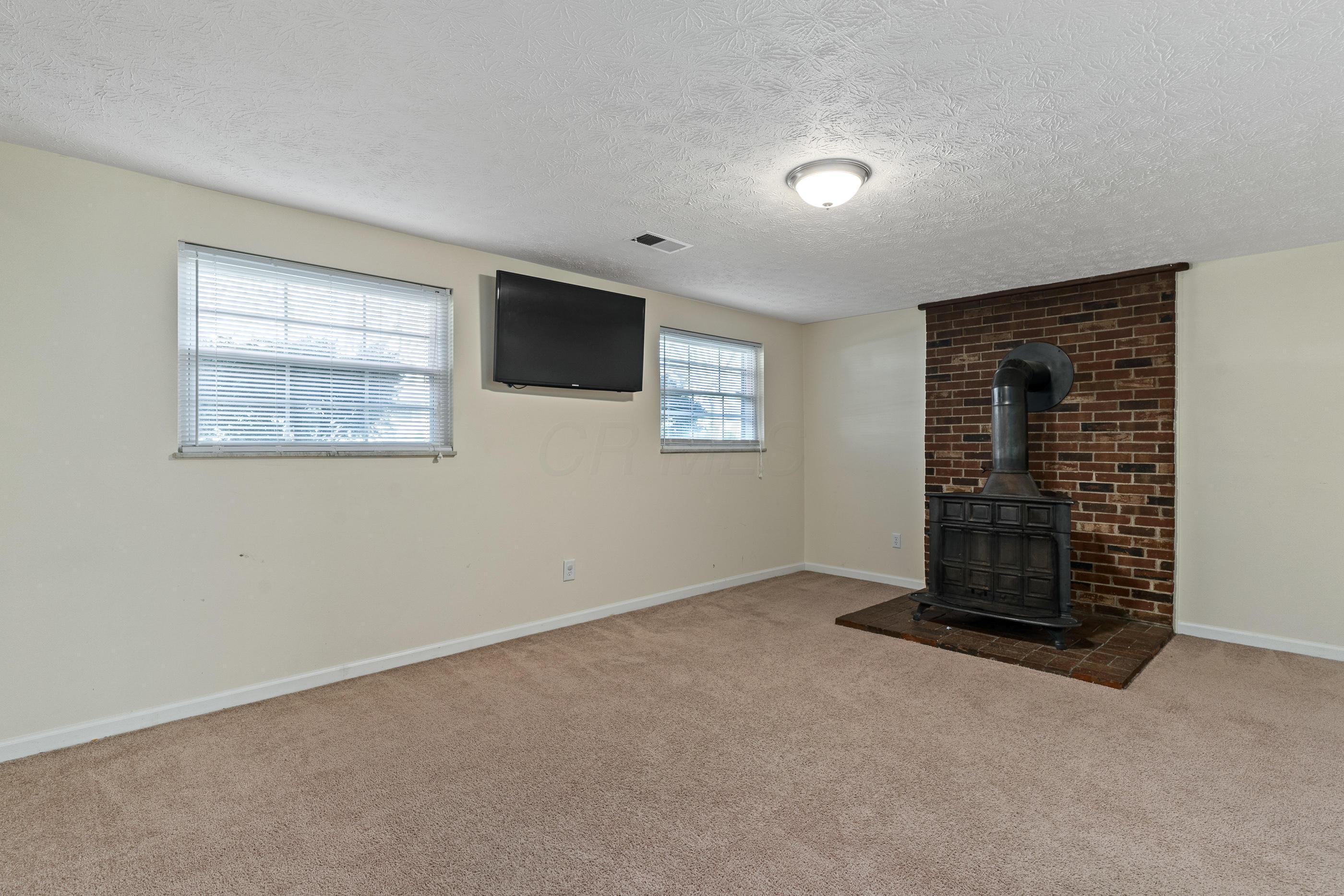 2986 Upton Road East Columbus, OH 43232 - Photo 23 of 29