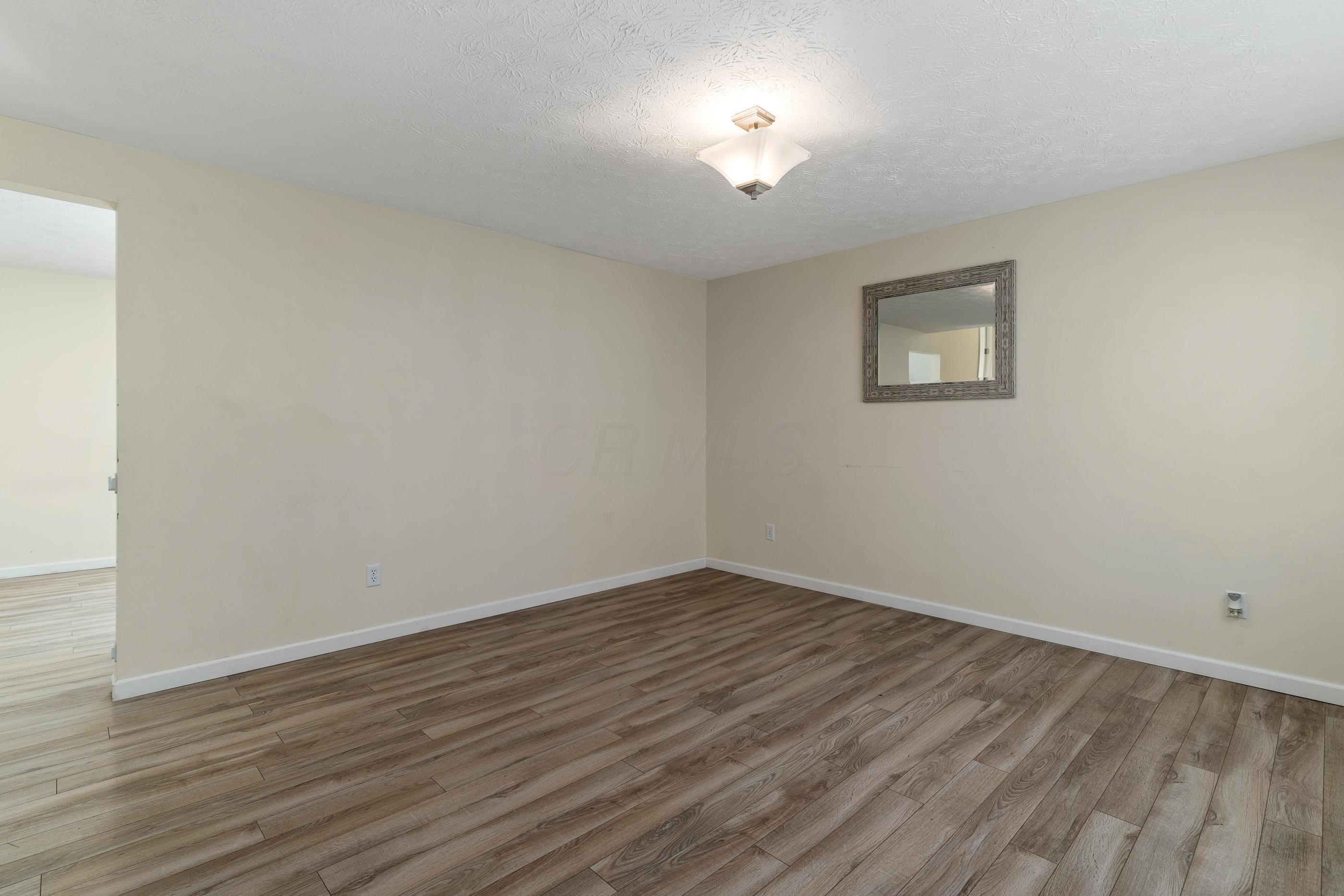 2986 Upton Road East Columbus, OH 43232 - Photo 5 of 29
