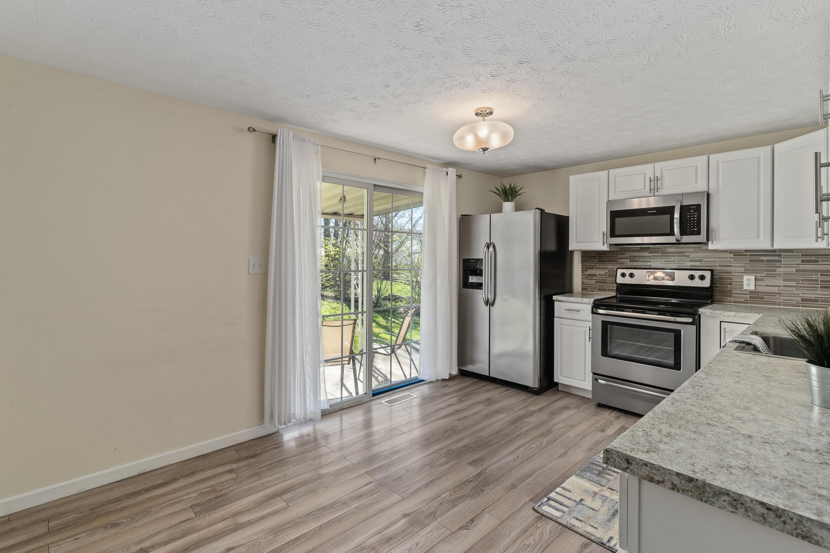 2986 Upton Road East Columbus, OH 43232 - Photo 7 of 29