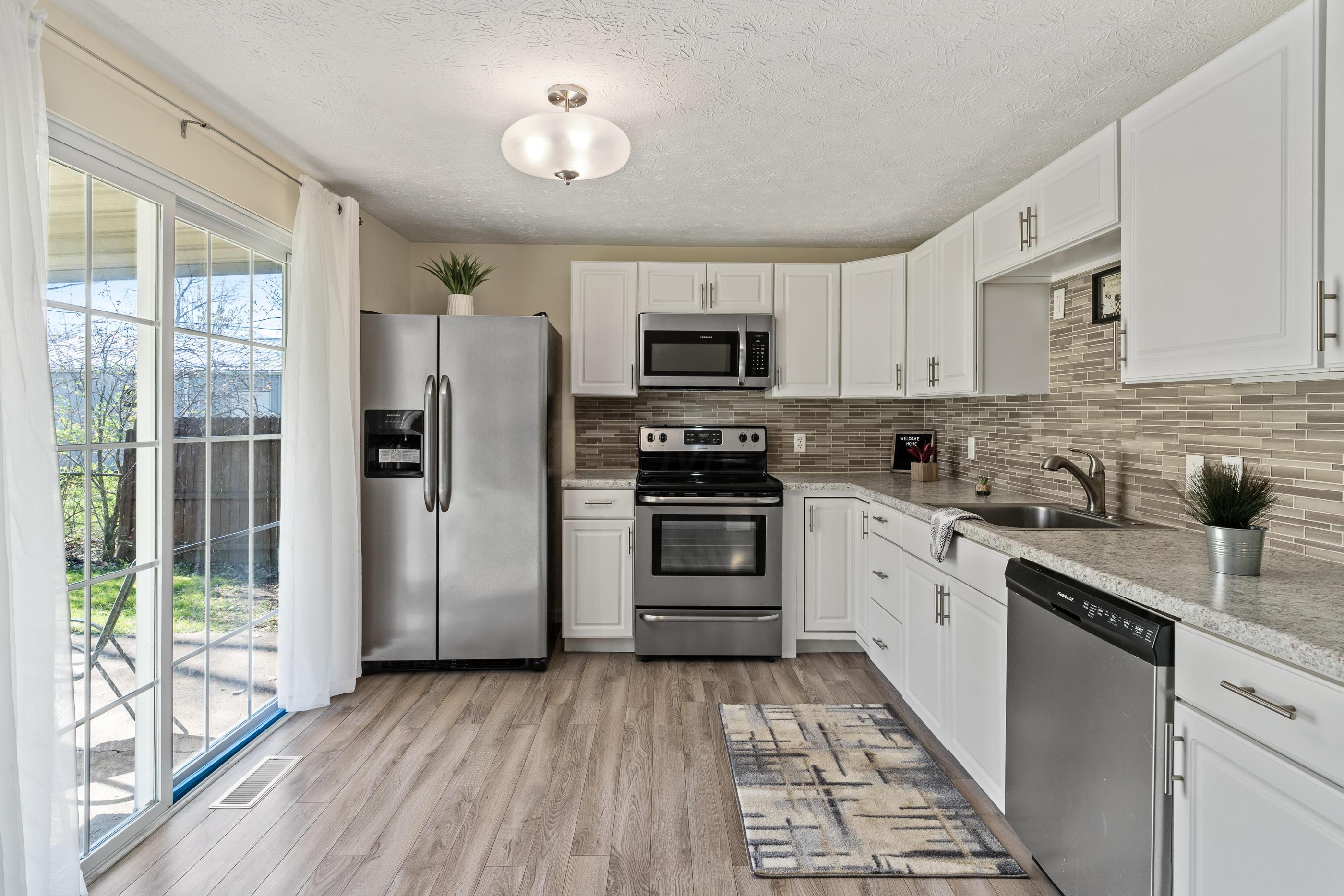 2986 Upton Road East Columbus, OH 43232 - Photo 8 of 29