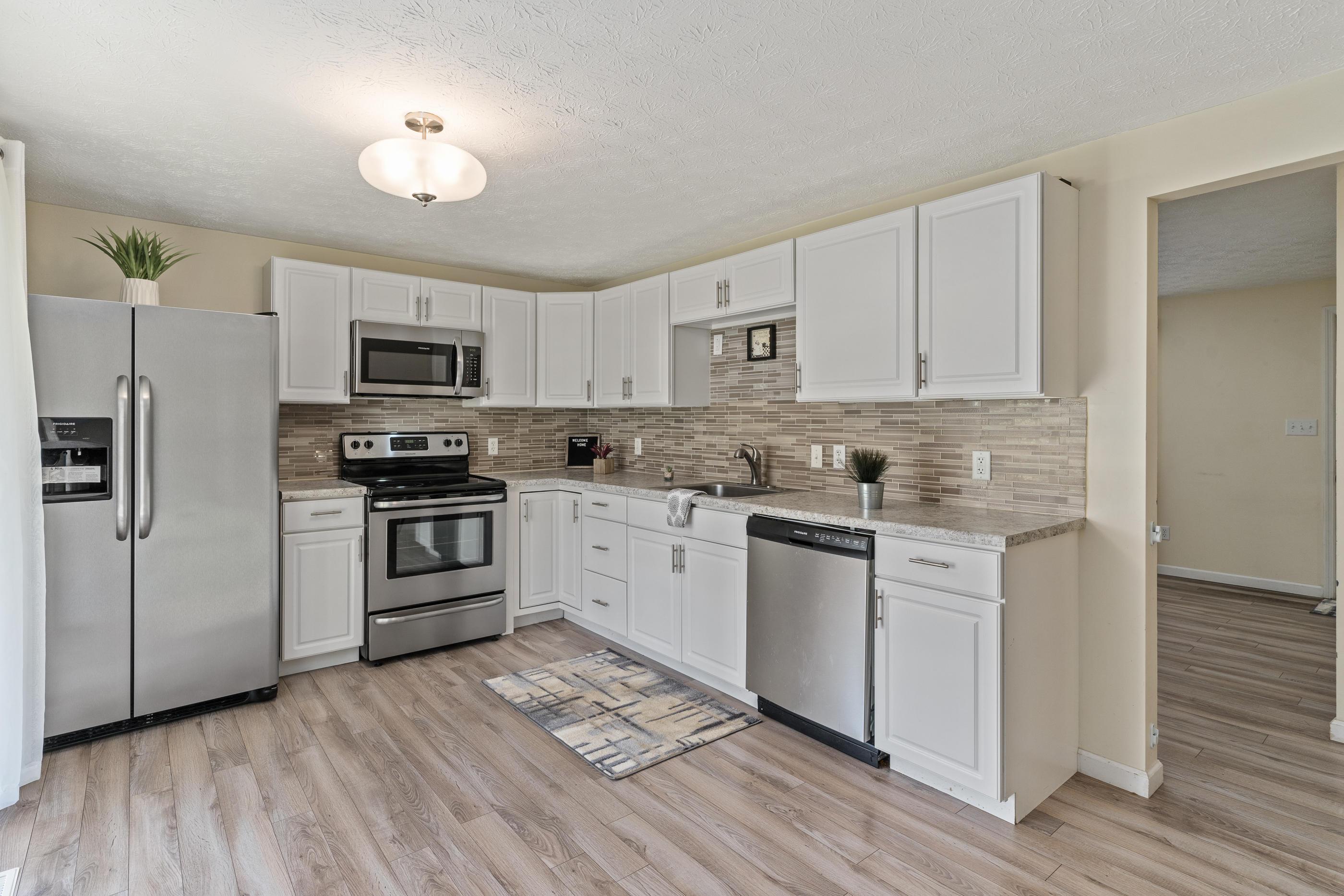 2986 Upton Road East Columbus, OH 43232 - Photo 9 of 29