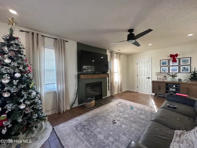 $1,750 | 101 Spain Drive, Hubert, NC 28539