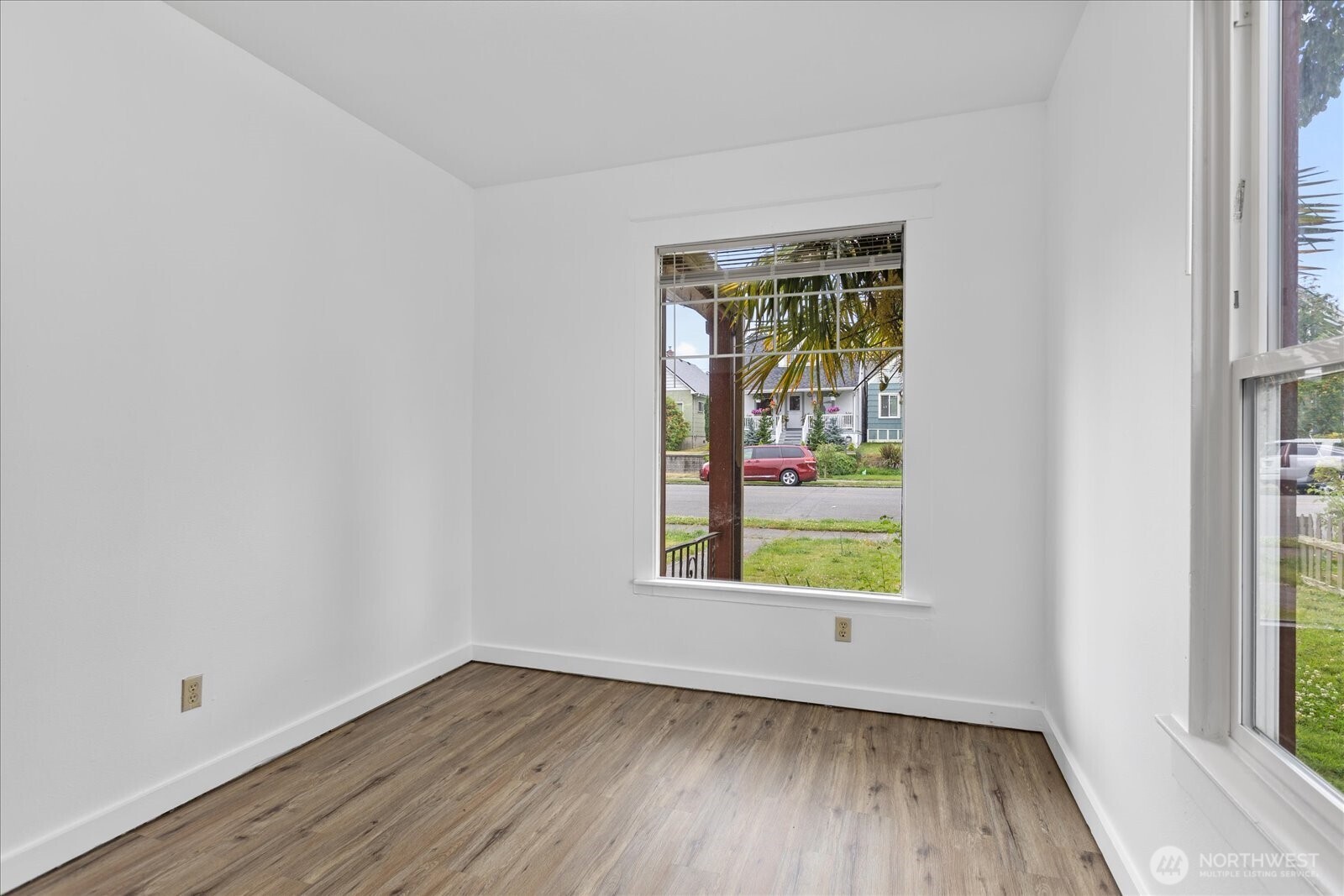 2307 Rockefeller Avenue Everett, WA 98201 - Photo 18 of 28