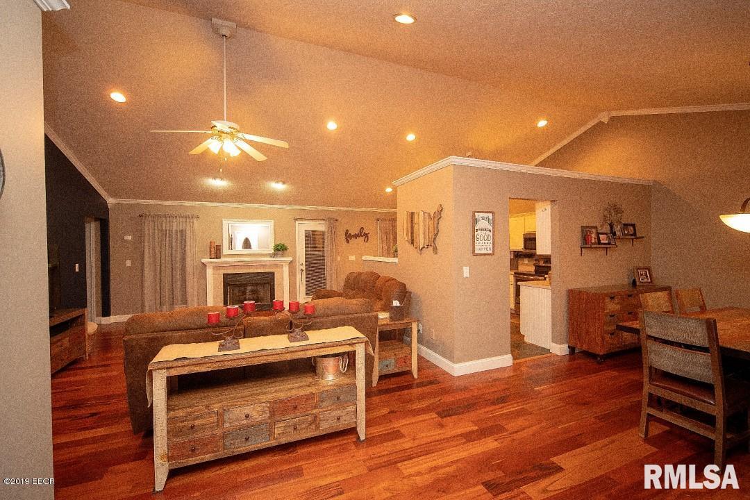 3009 Hickory Ridge Drive Herrin, IL 62948 - Photo 3 of 30 Gallery Image 3