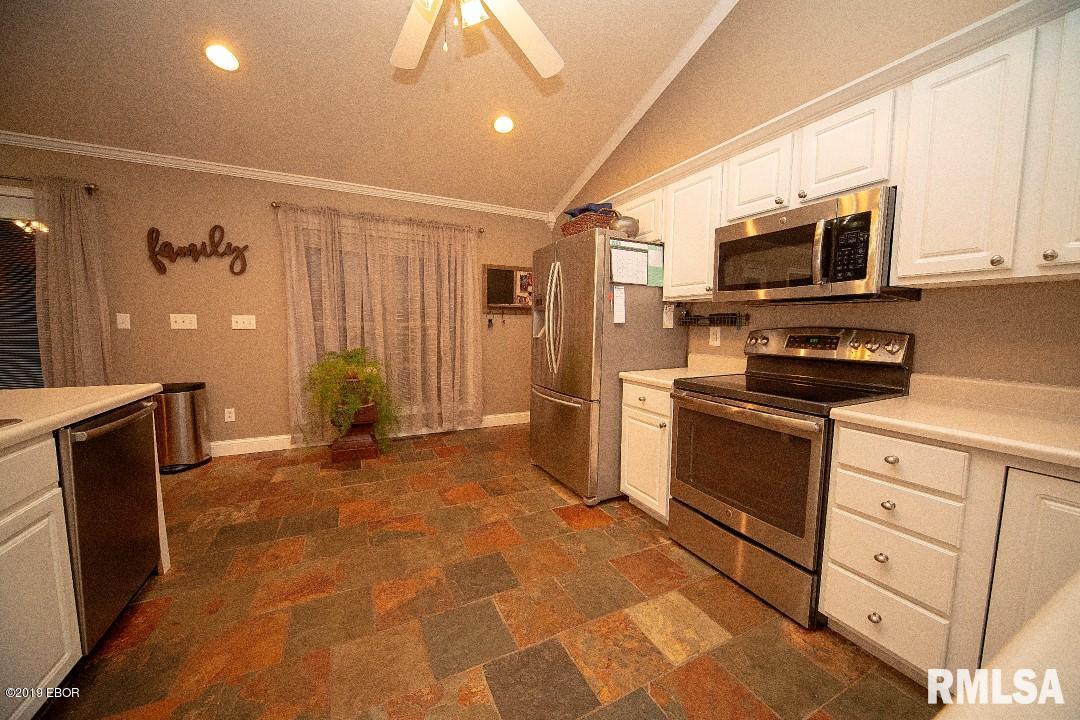 3009 Hickory Ridge Drive Herrin, IL 62948 - Photo 9 of 30 Gallery Image 9