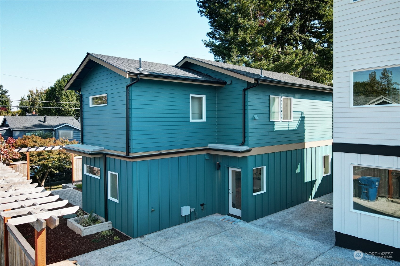 3201 40th Avenue Southwest Seattle, WA 98116 - Photo 26 of 29 Gallery Image 26