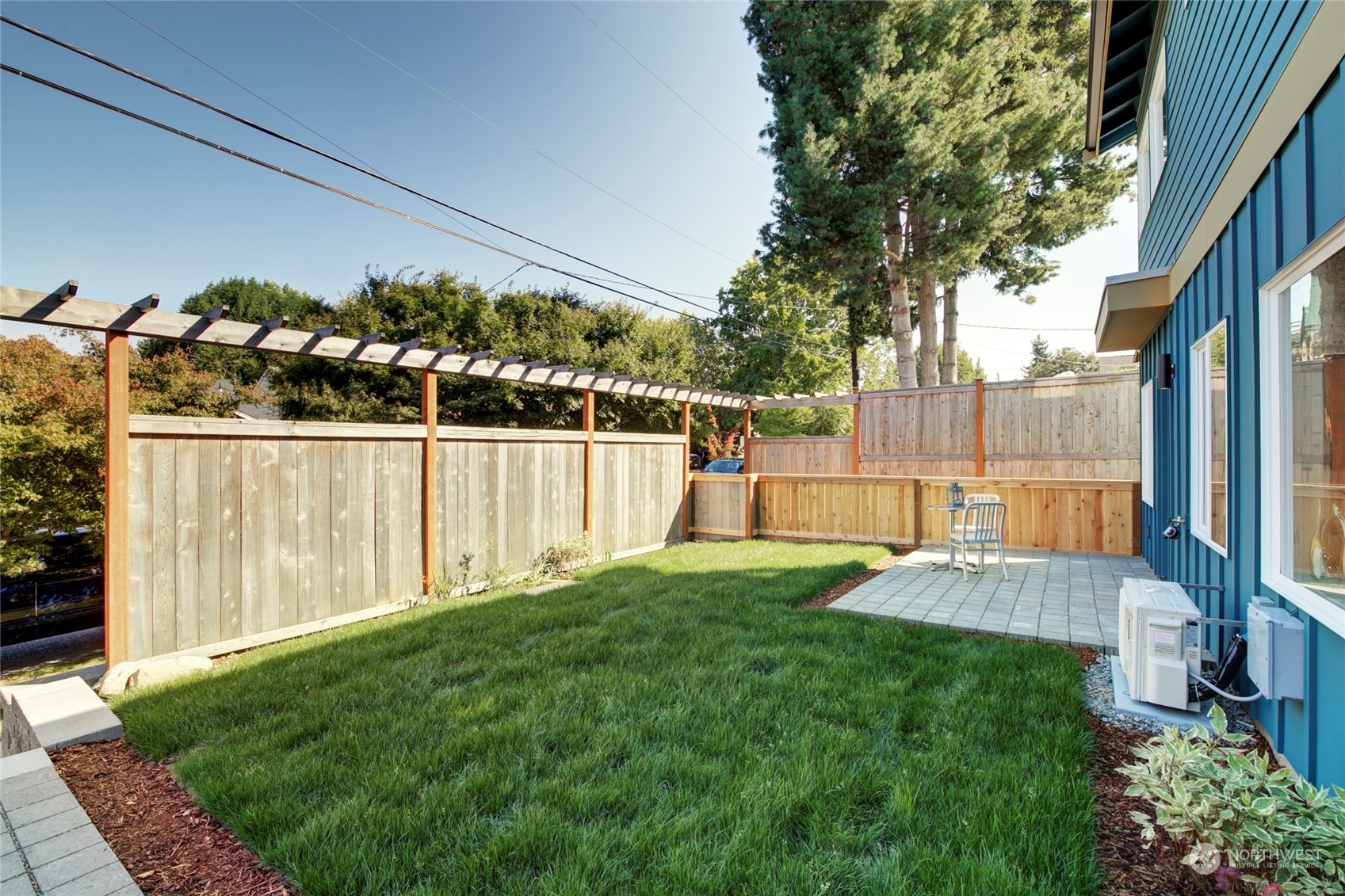 3201 40th Avenue Southwest Seattle, WA 98116 - Photo 4 of 29 Gallery Image 4