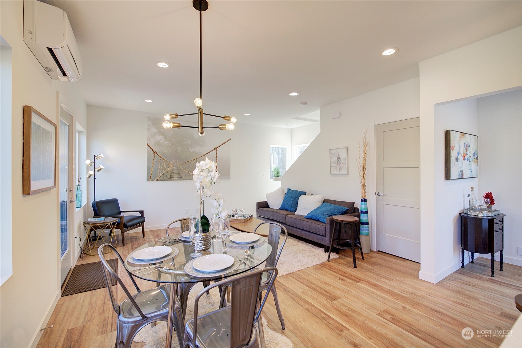3201 40th Avenue Southwest Seattle, WA 98116 - Photo 8 of 29 Gallery Image 8