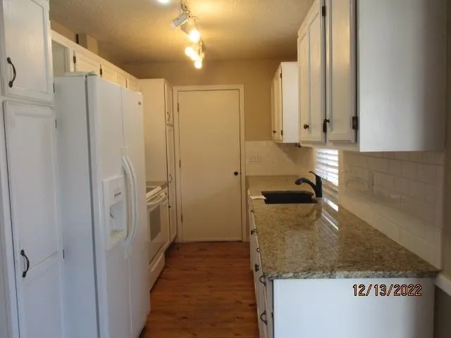 $195,500 | 316 North Lakeside Drive, Andover, KS 67002