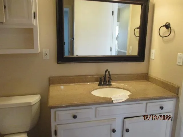 $195,500 | 316 North Lakeside Drive, Andover, KS 67002