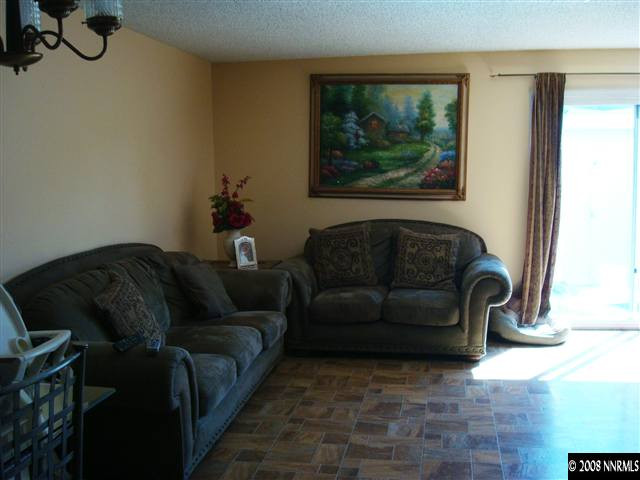 389 Smithridge Drive Reno, NV 89502 - Photo 3 of 8 Photo 3