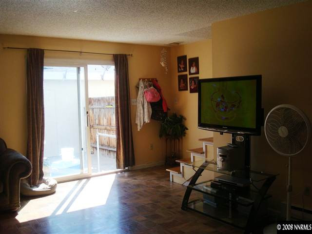 389 Smithridge Drive Reno, NV 89502 - Photo 4 of 8 Photo 4