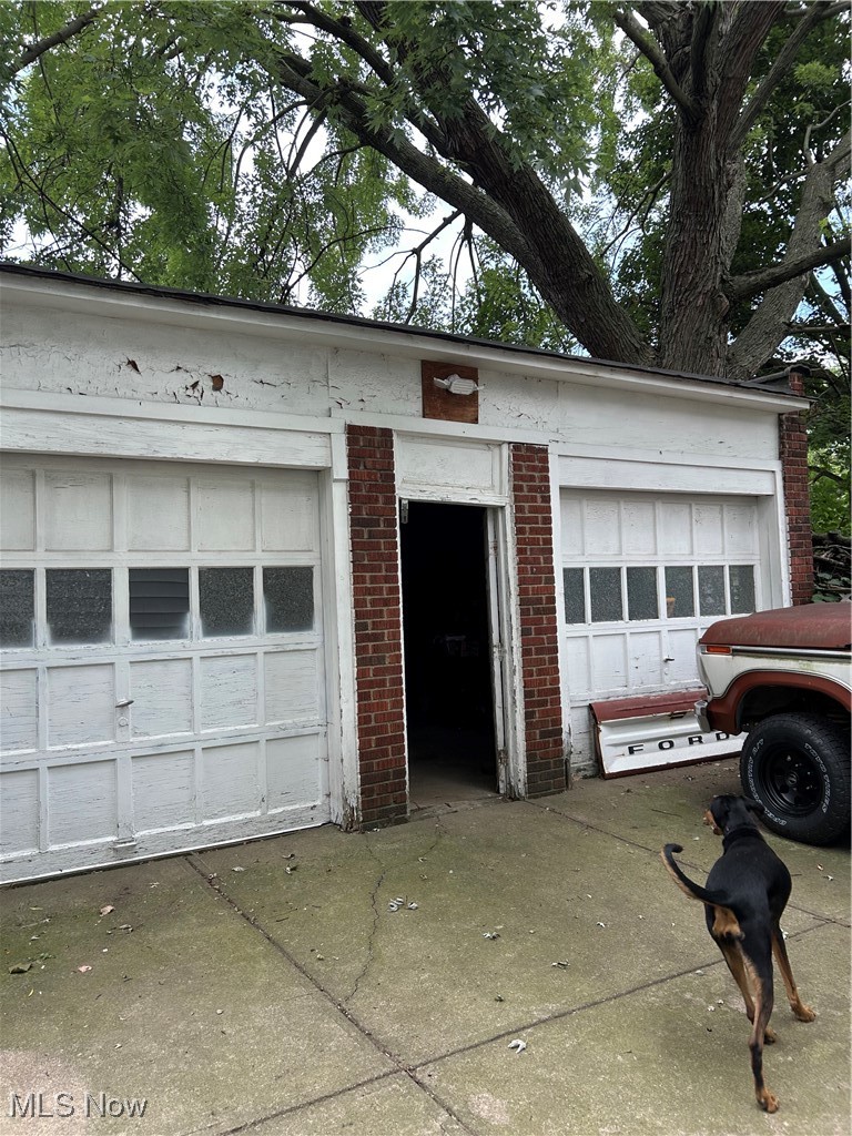 11406 Bellaire Road Cleveland, OH 44111 - Photo 27 of 28 View of garage