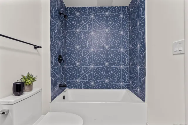 $1,100 | 28 Scovill Street, Waterbury, CT 06706