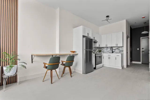 $1,100 | 28 Scovill Street, Waterbury, CT 06706