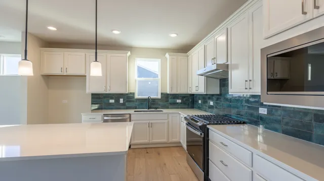 $575,000 | 3262 Oak Creek Lane, Aurora, IL 60503