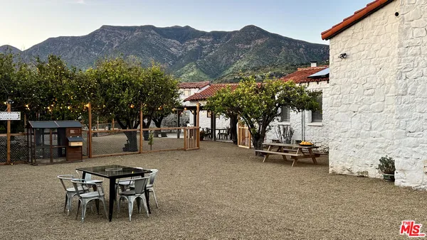 $10,999,000 | 828-985 Grand Avenue, Ojai, CA 93023