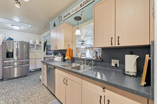 $415,000 | 5739 East Hampton Way, Fresno, CA 93727