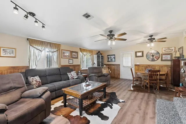 $415,000 | 5739 East Hampton Way, Fresno, CA 93727