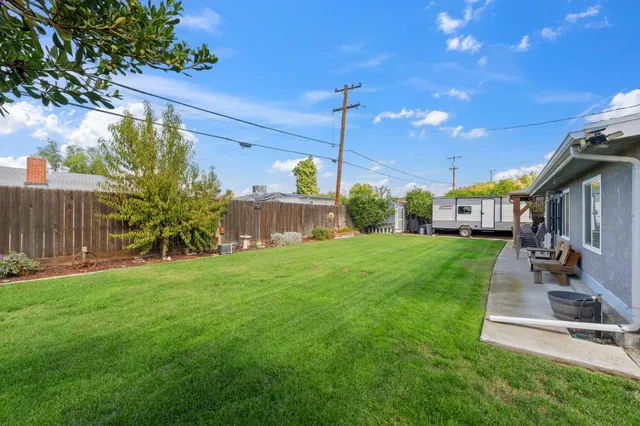 $415,000 | 5739 East Hampton Way, Fresno, CA 93727