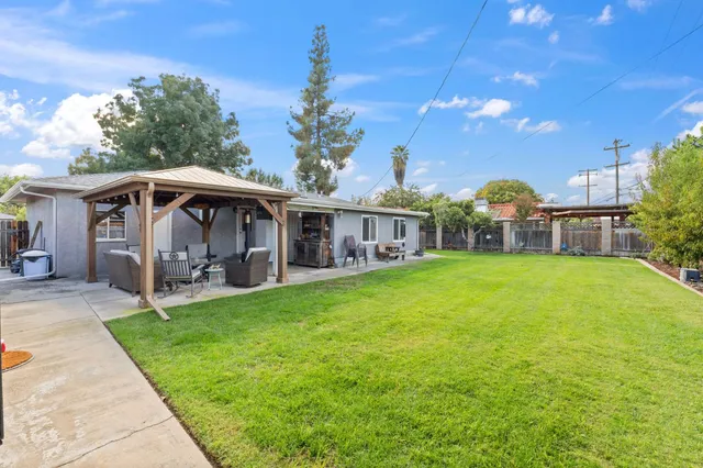 $415,000 | 5739 East Hampton Way, Fresno, CA 93727