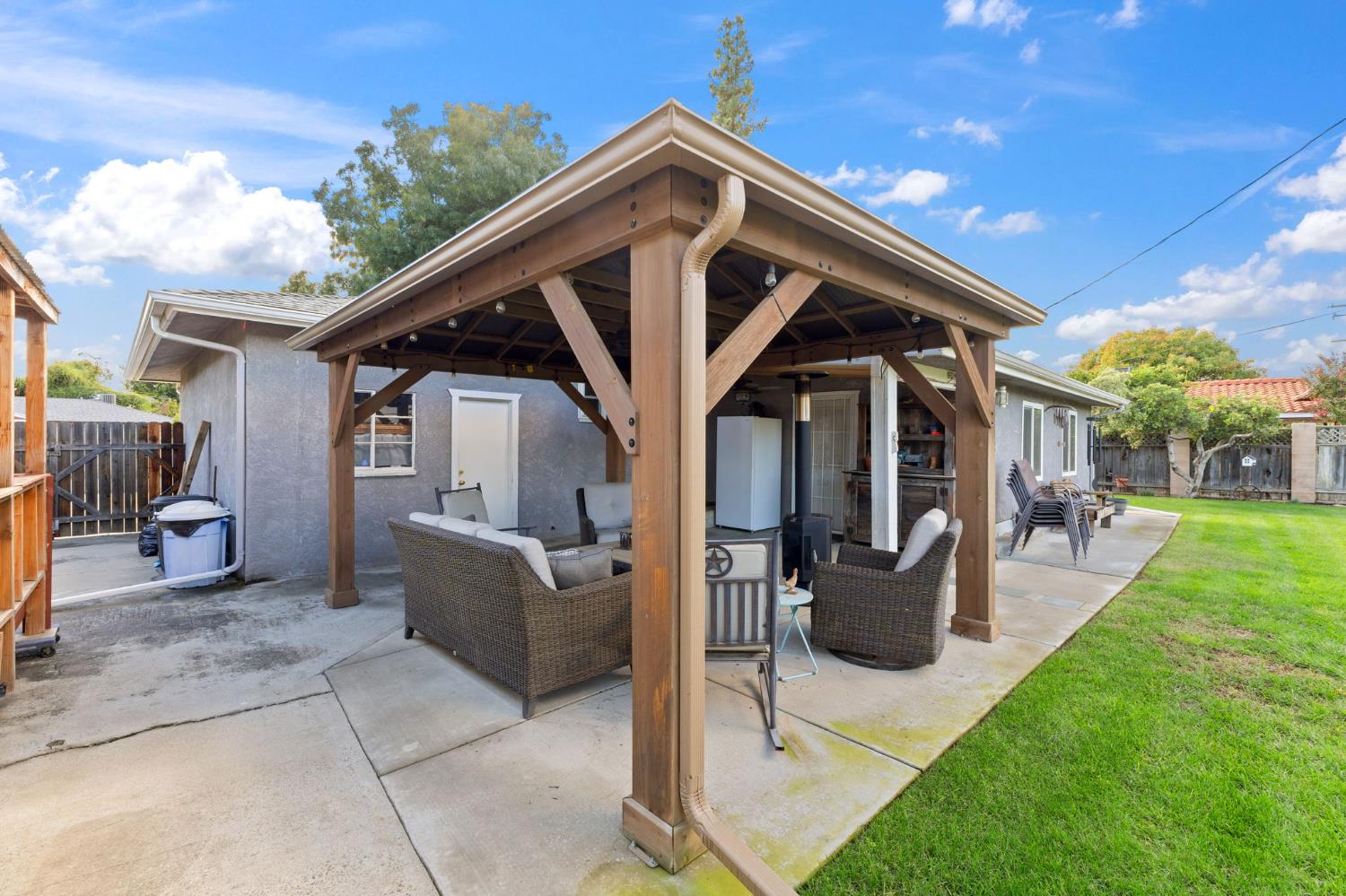 5739 East Hampton Way Fresno, CA 93727 - Photo 29 of 40