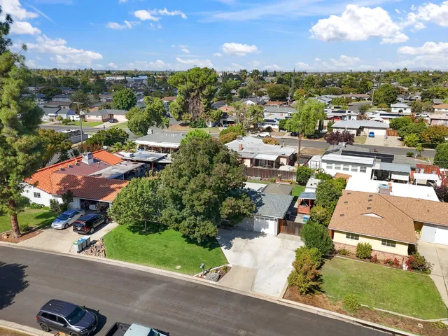 $415,000 | 5739 East Hampton Way, Fresno, CA 93727