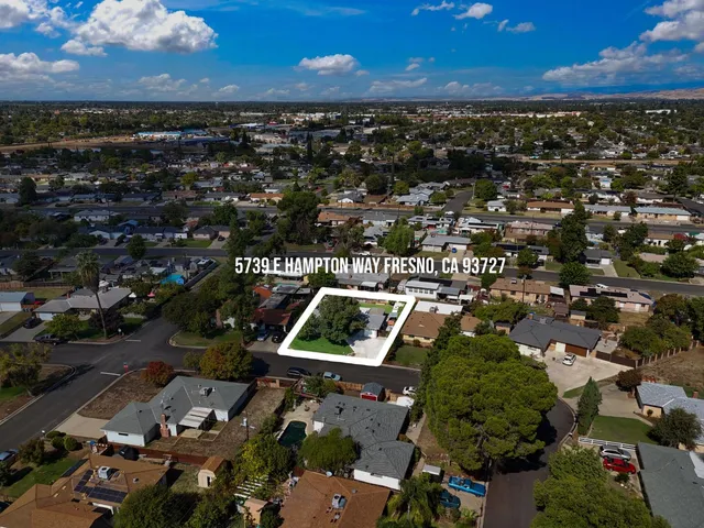 $415,000 | 5739 East Hampton Way, Fresno, CA 93727